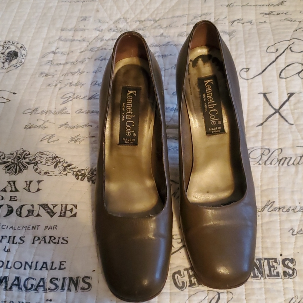 Vintage Kenneth Cole Beautiful Pumps